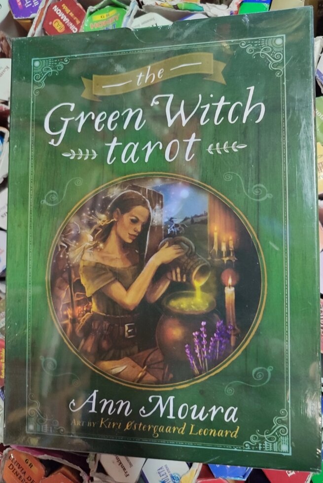 Таро Зеленої Відьми Маура А. набір російською мовою 78 карток + 232 стр Green Witch Tarot. Карти Таро.